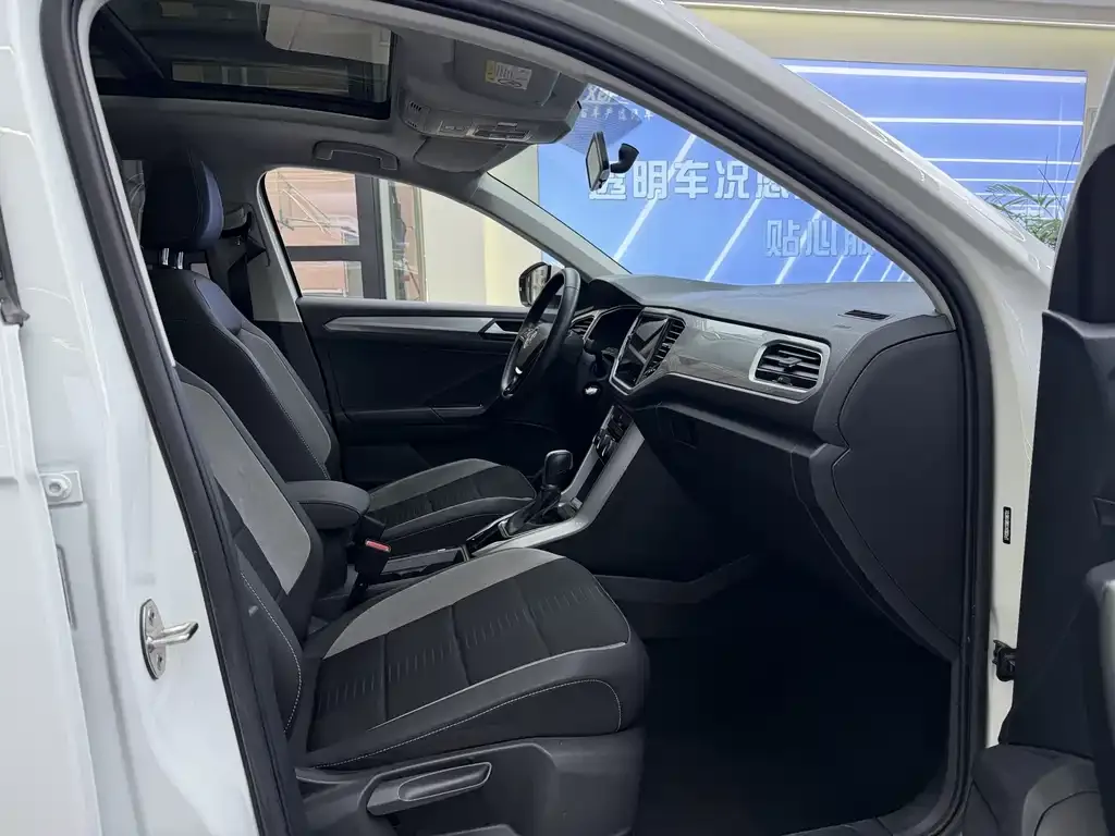 Volkswagen T-Roc 2021 из CN, фото 6