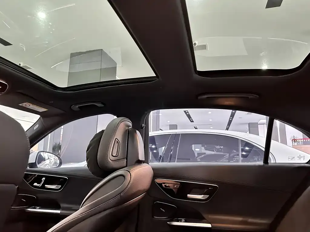 Mercedes-Benz C-Class 2023 из CN, фото 2