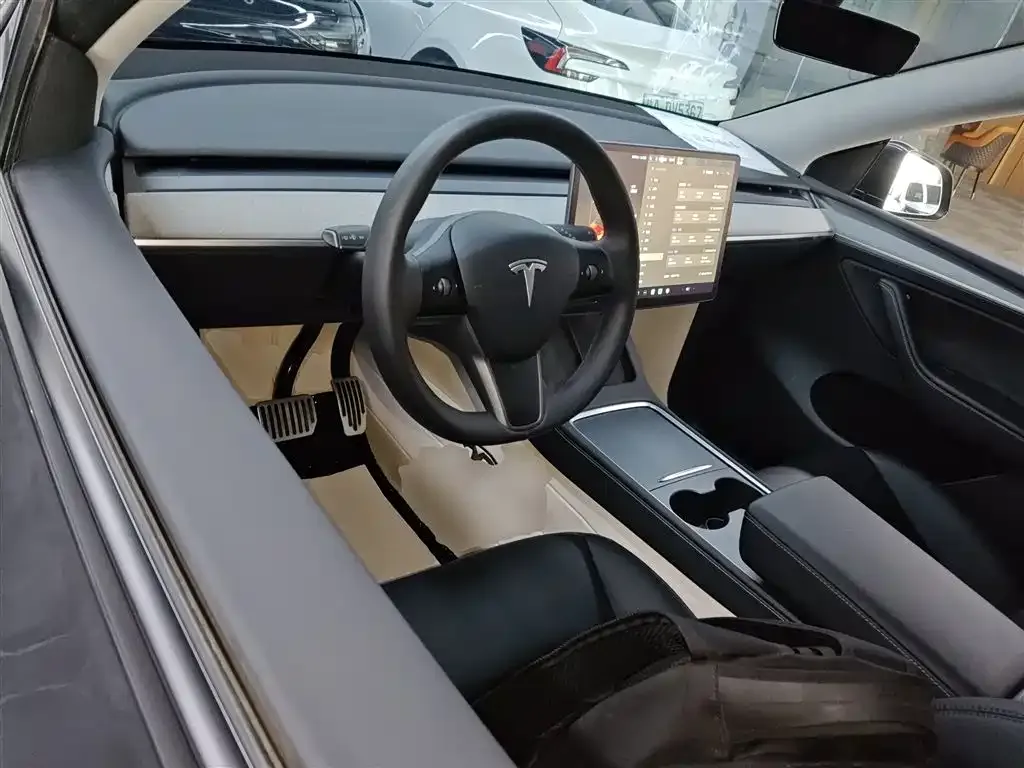 Tesla Model Y 2024 из CN, фото 8