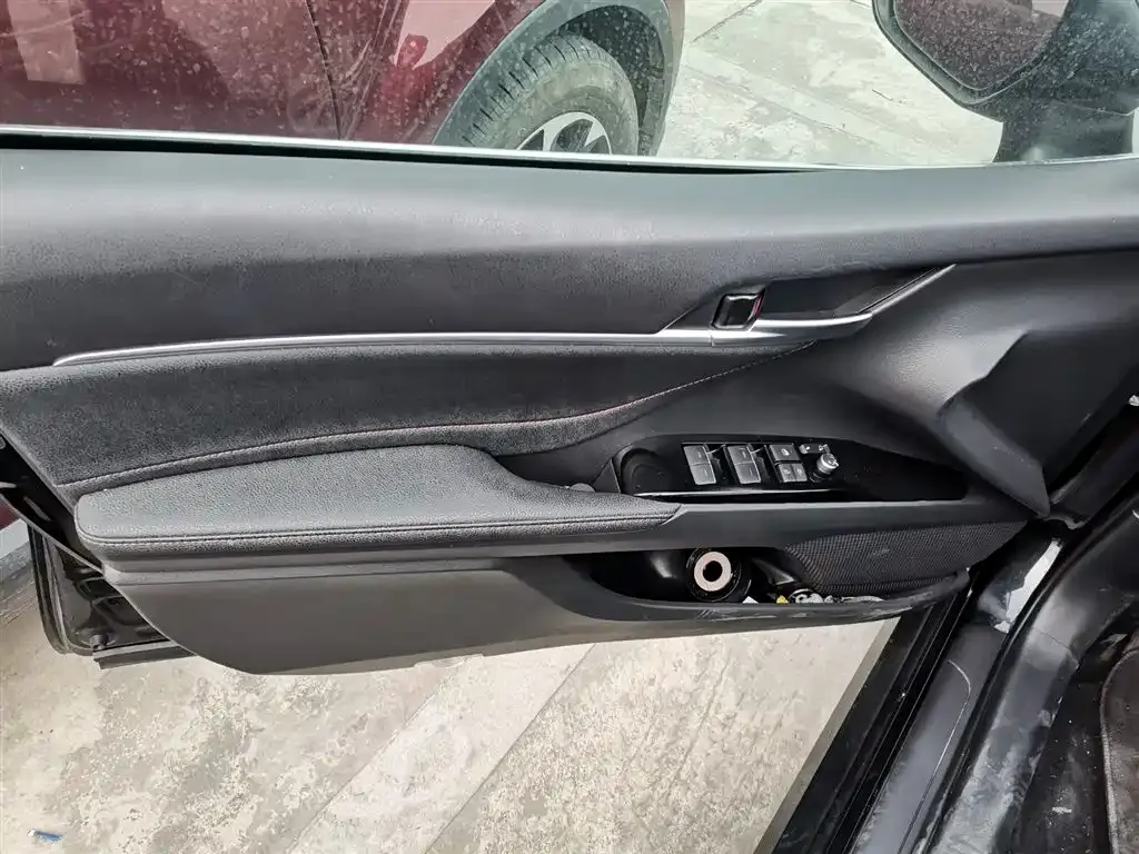 Toyota Camry 2023 из CN, фото 3