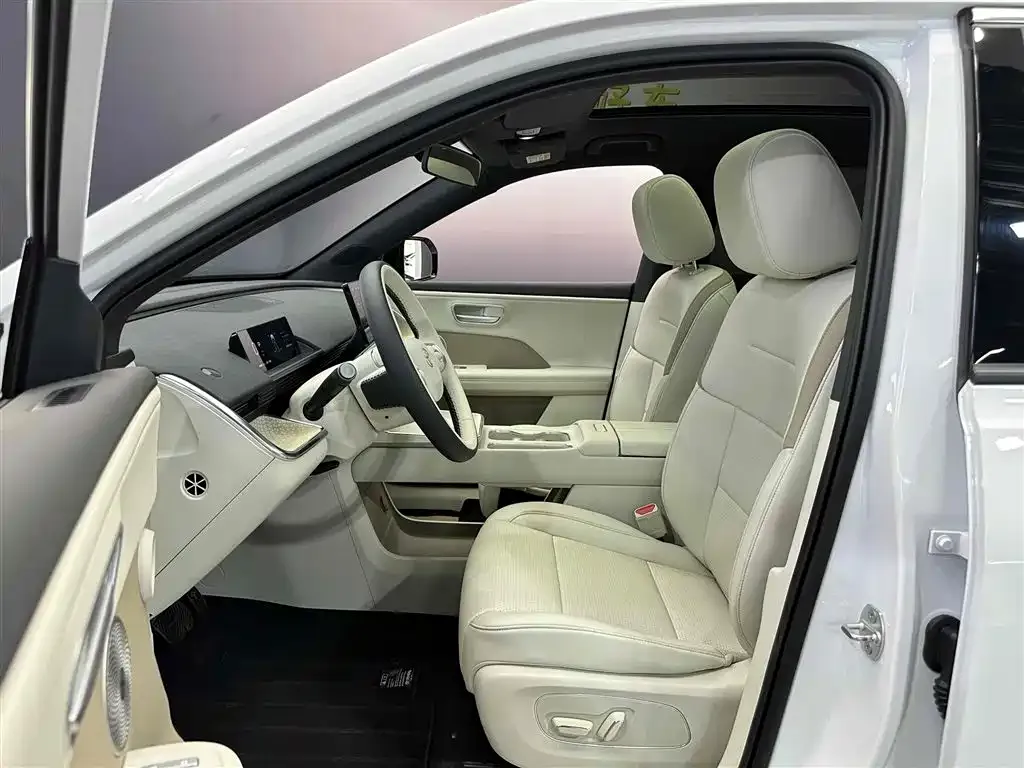 Toyota Platinum 3X 2025 из CN, фото 7