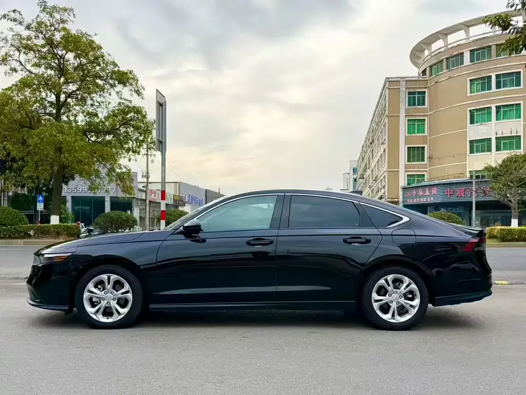 Honda Accord — фото 3