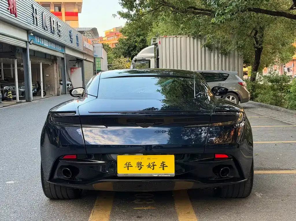 Aston Martin DB11 2022 из CN, фото 9