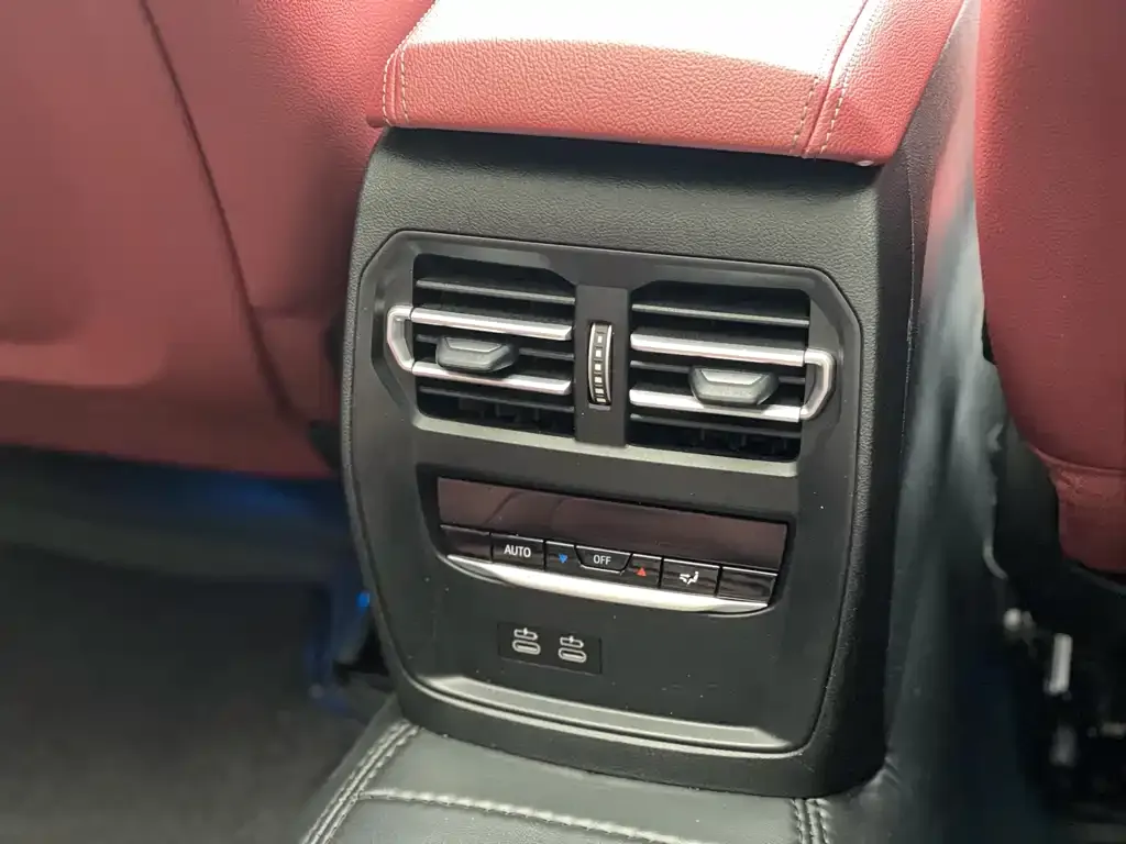 BMW 3 Series 2023 из CN, фото 9