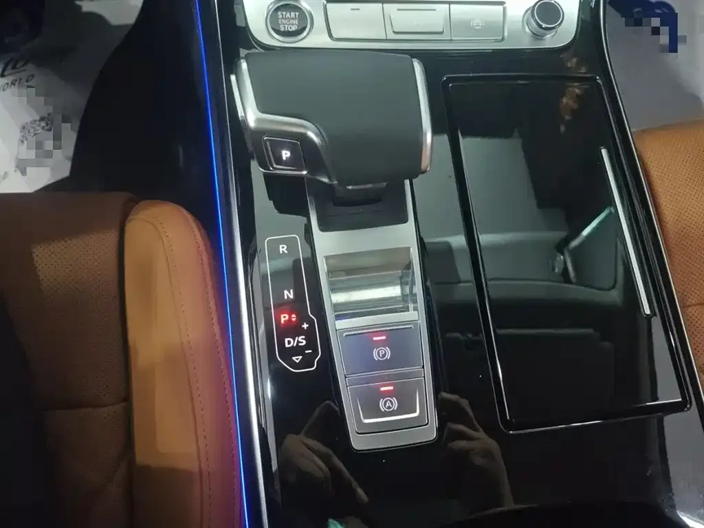 Audi A8 2025 из CN, фото 2
