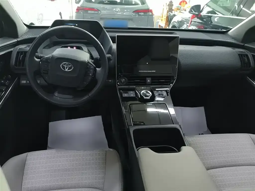 Toyota bZ4X 2022 из CN, фото 6