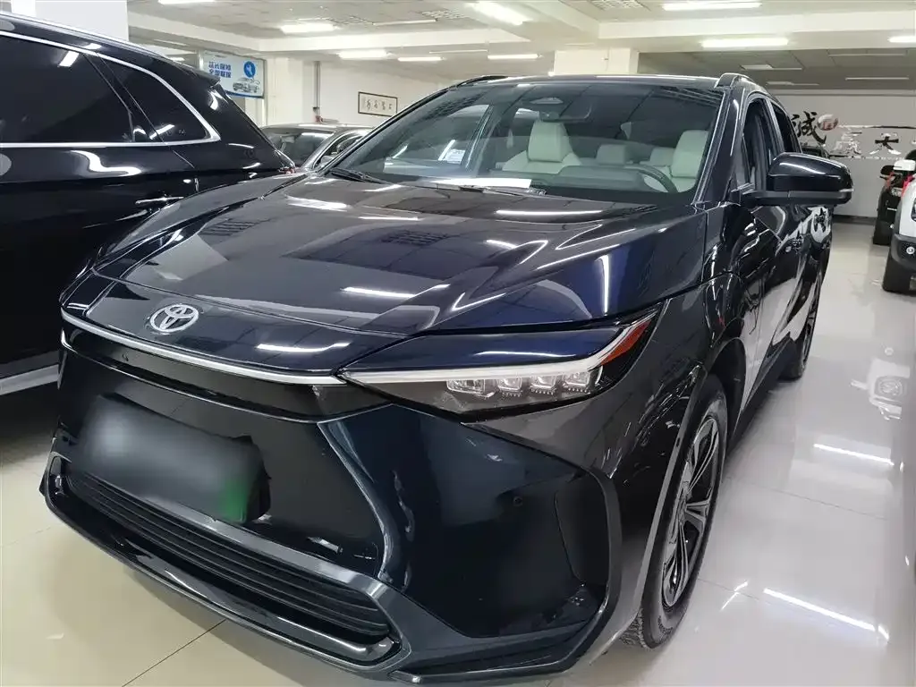 Toyota bZ4X 2022 из CN, фото 2