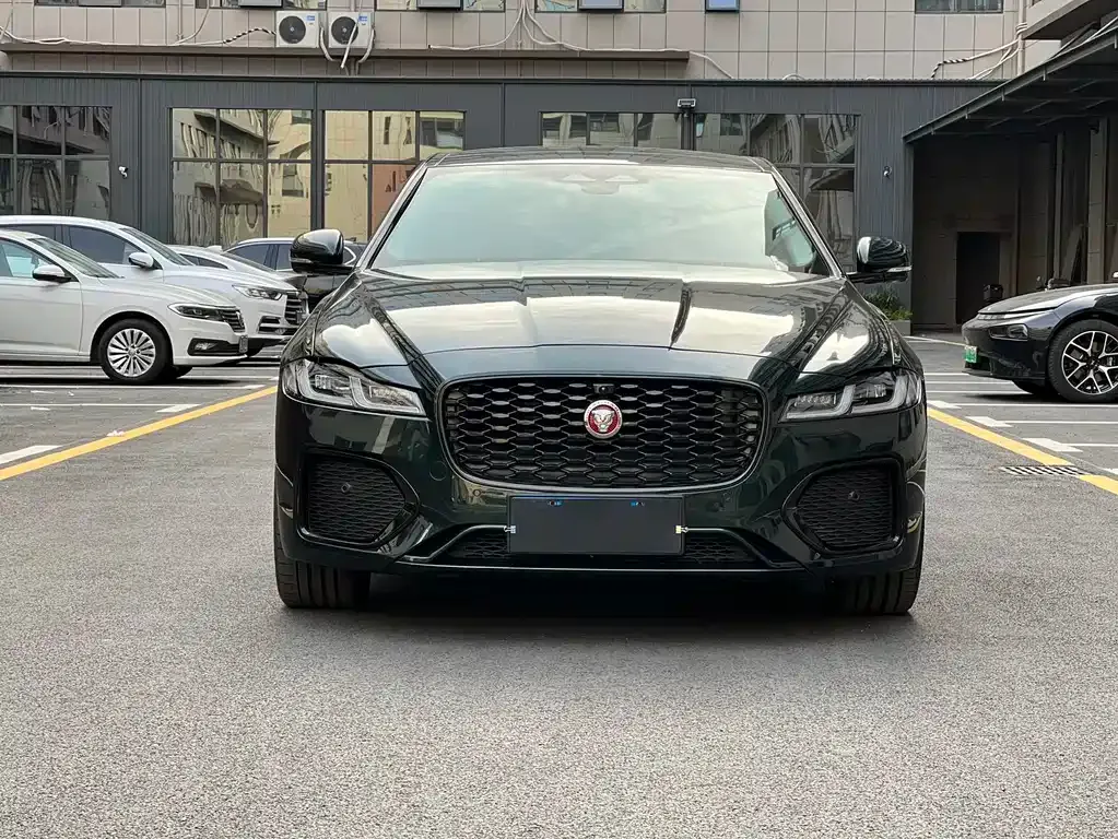 Jaguar XFL — фото 10