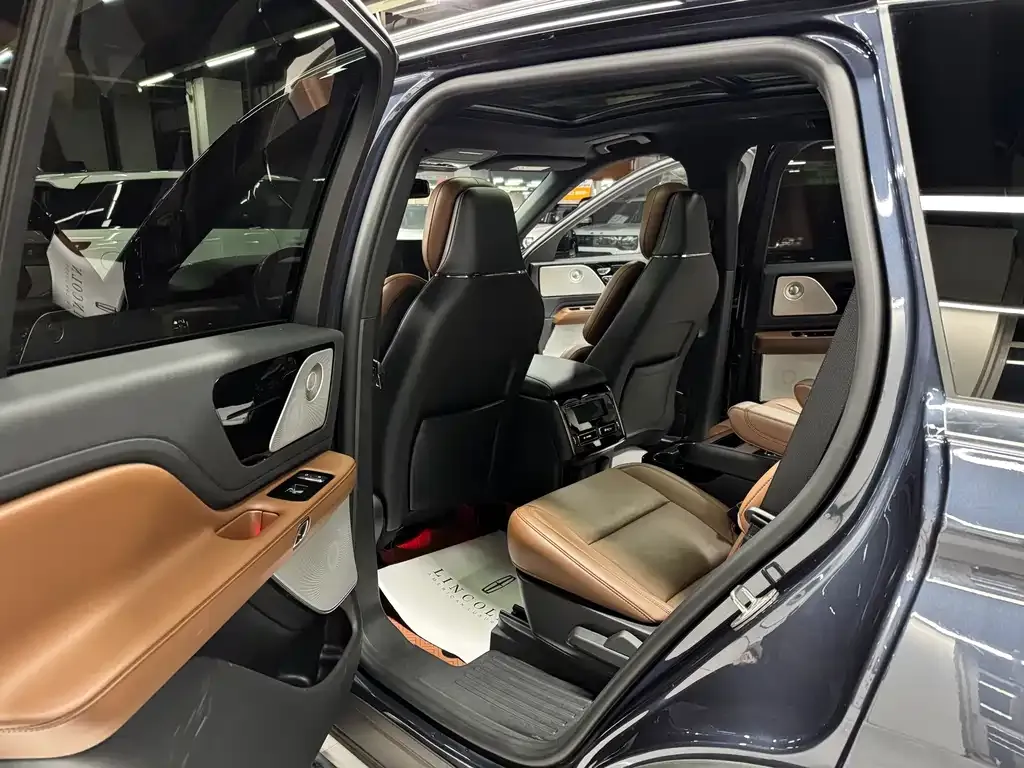 Lincoln Aviator 2021 из CN, фото 9