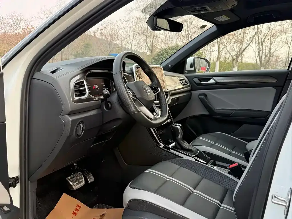 Volkswagen T-Roc 2023 из CN, фото 7