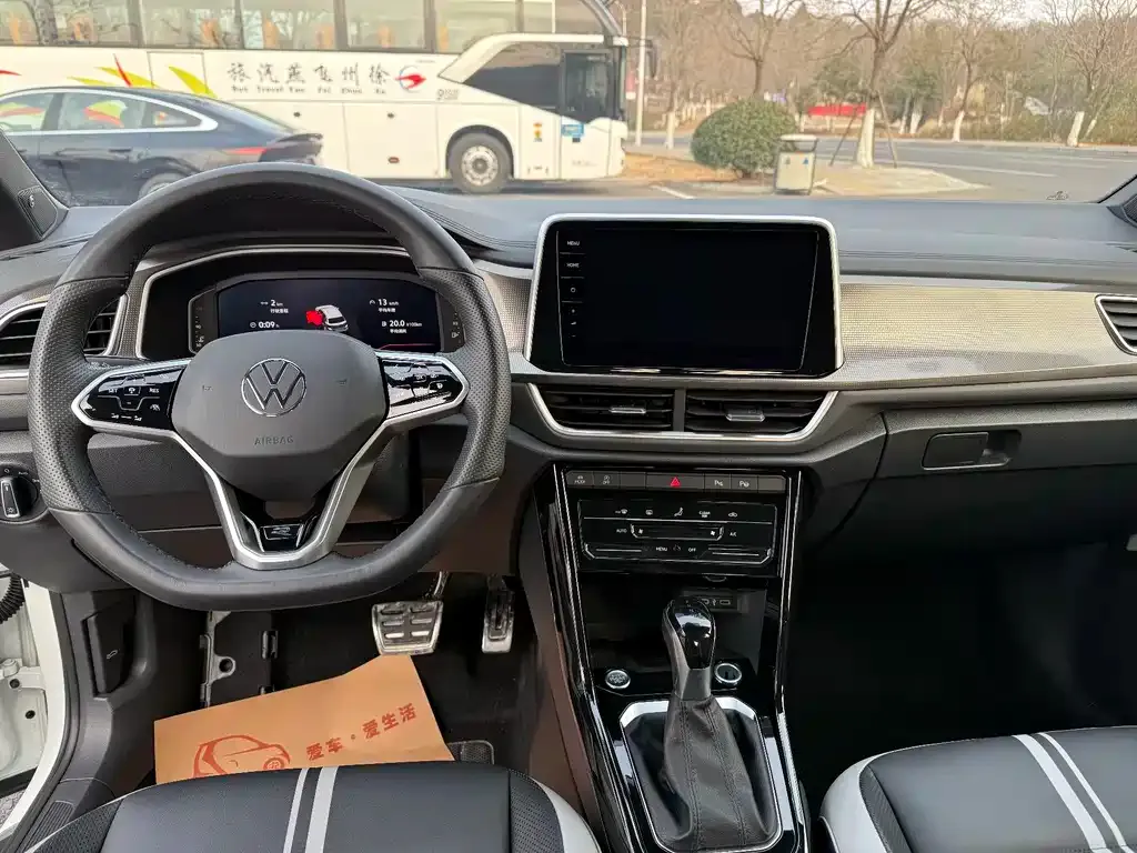 Volkswagen T-Roc 2023 из CN, фото 4