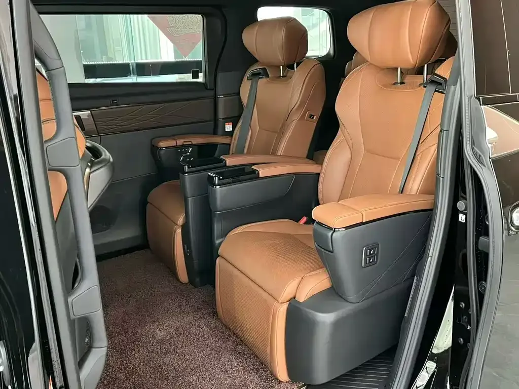 Toyota Vellfire 2024 из CN, фото 4
