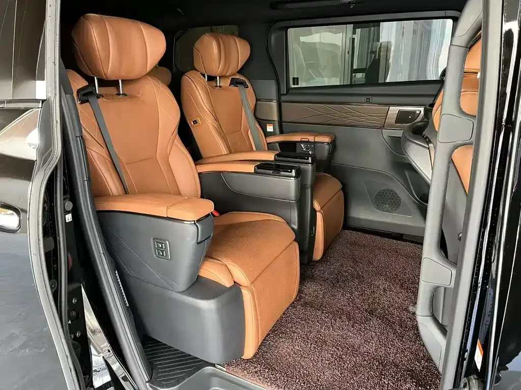 Toyota Vellfire 2024 из CN, фото 9