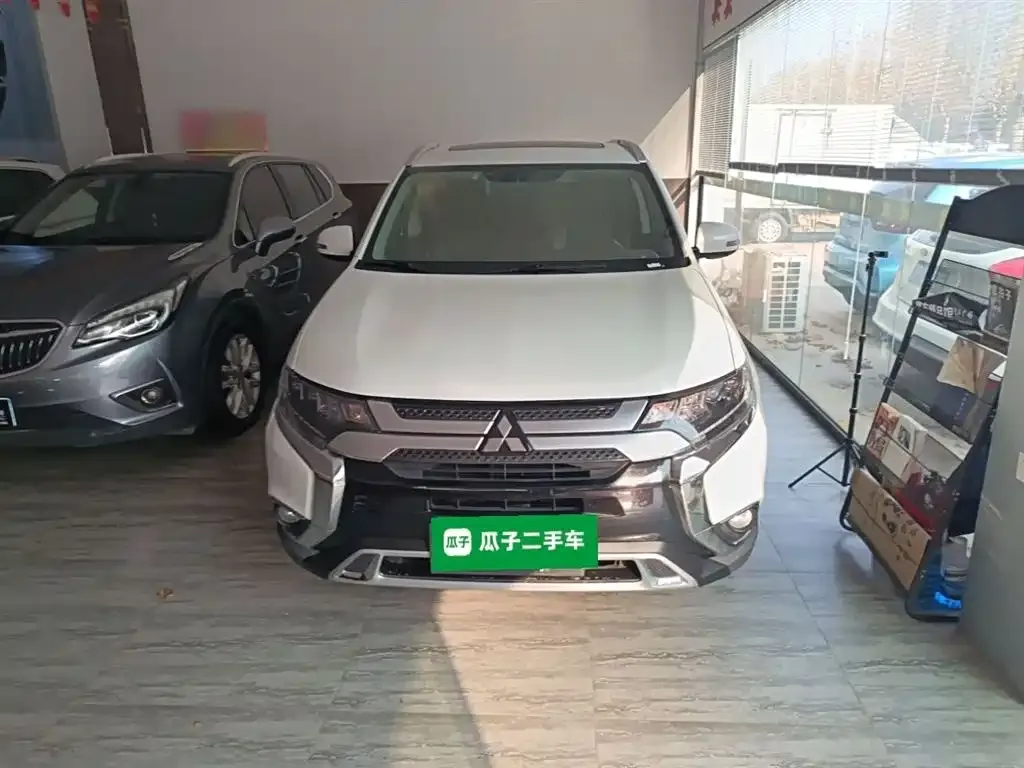 Mitsubishi Outlander 2021 из CN, фото 3