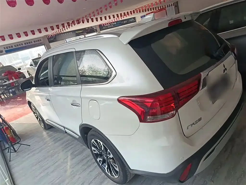 Mitsubishi Outlander 2021 из CN, фото 5
