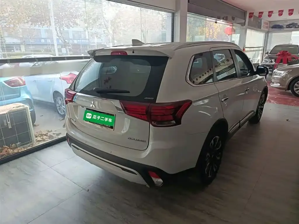 Mitsubishi Outlander 2021 из CN, фото 7