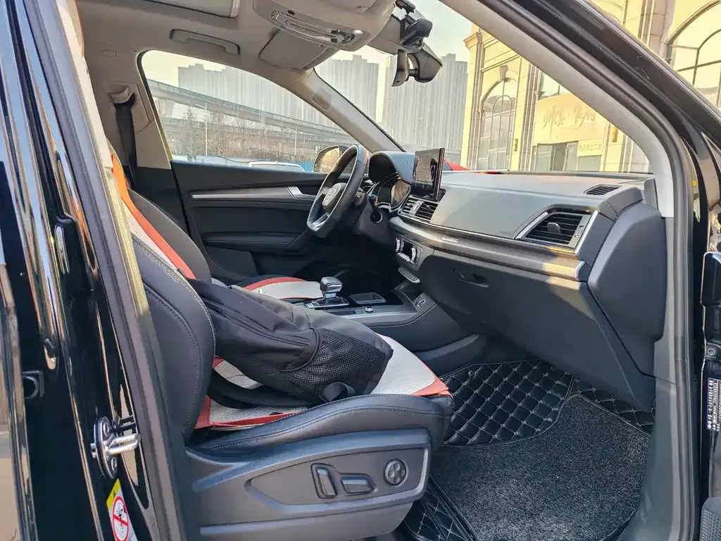 Audi Q5L 2023 из CN, фото 4