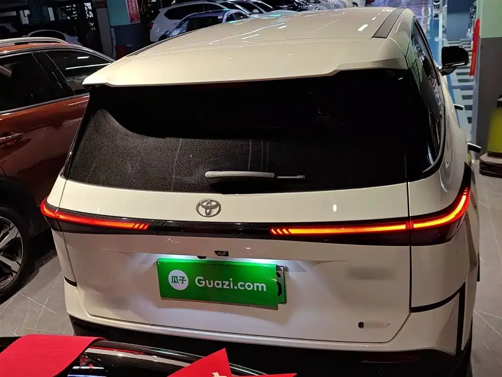 Toyota Platinum 3X 2025 из CN, фото 9