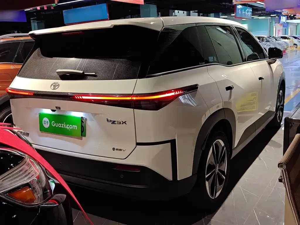 Toyota Platinum 3X 2025 из CN, фото 7