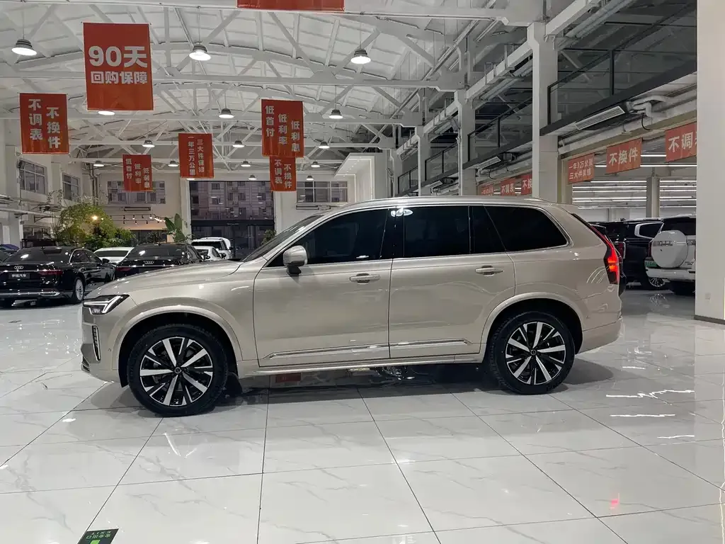 Volvo XC90 2025 из CN, фото 4