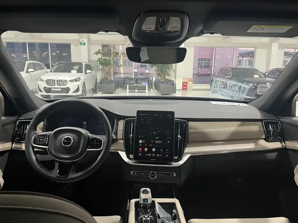 Volvo XC90 2025 из CN, фото 8
