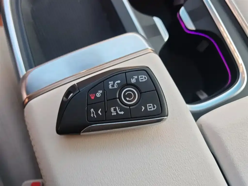 Buick Century 2024 из CN, фото 7
