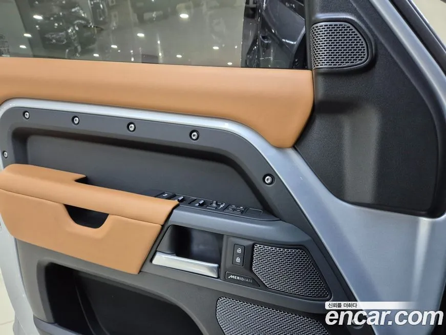 Land Rover Defender 2024 из KR, фото 10