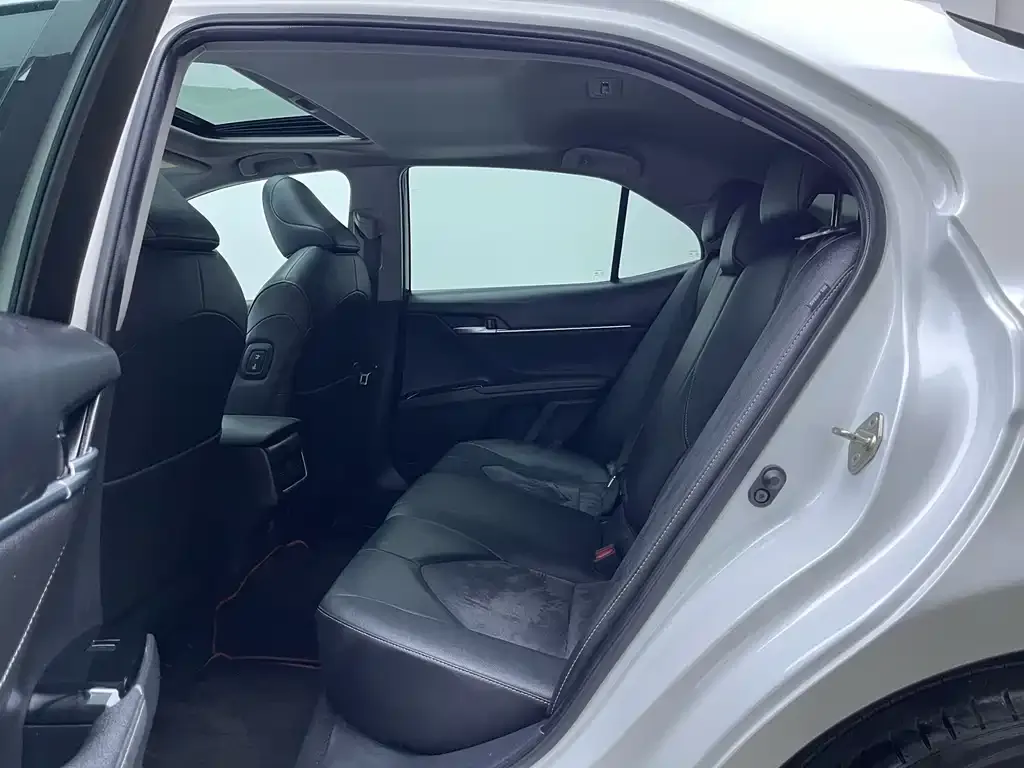 Toyota Camry 2022 из CN, фото 5