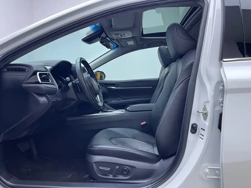 Toyota Camry 2022 из CN, фото 4
