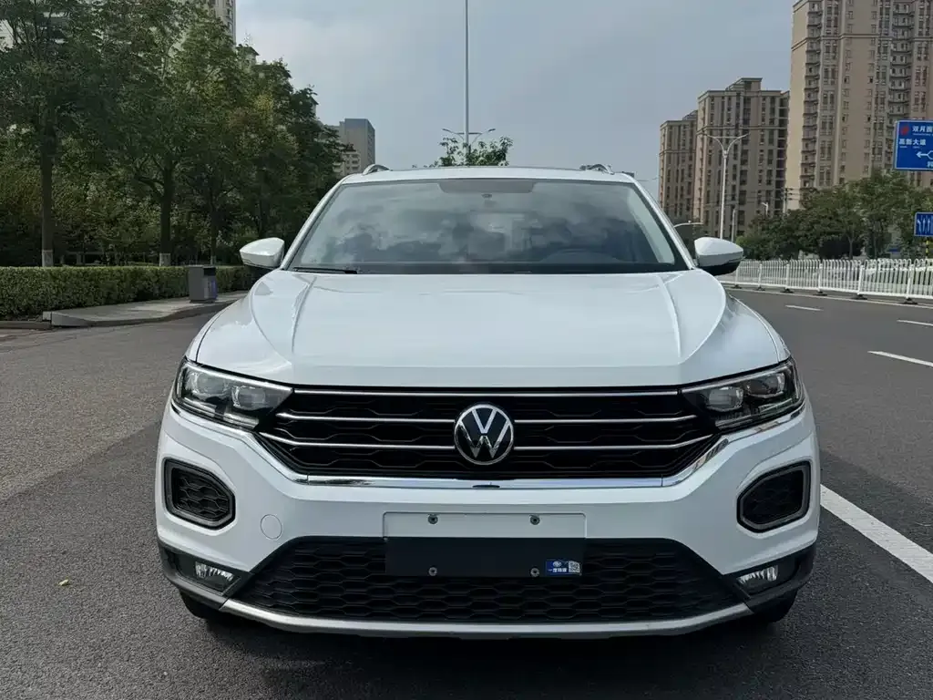 Volkswagen T-Roc — фото 9