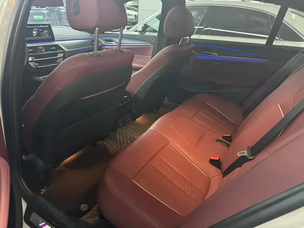 BMW 5 Series 2024 из CN, фото 2