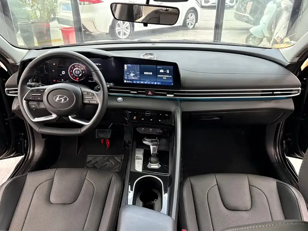 Hyundai Elantra 2022 из CN, фото 7