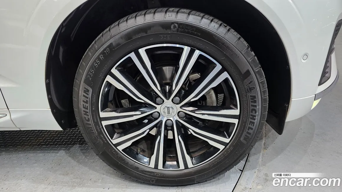 Volvo XC60 2022 из KR, фото 8
