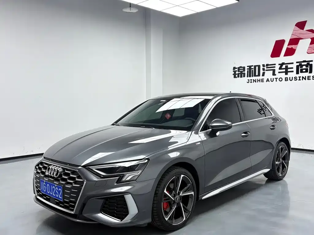 Audi A3 2023 из CN, фото 1