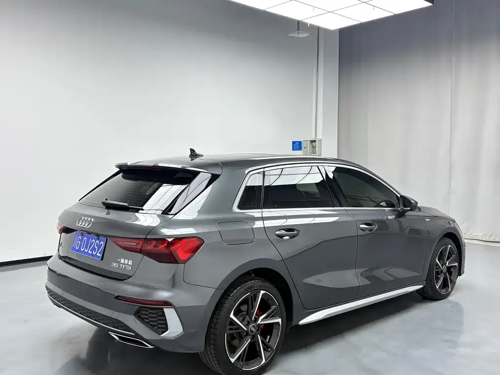 Audi A3 2023 из CN, фото 8