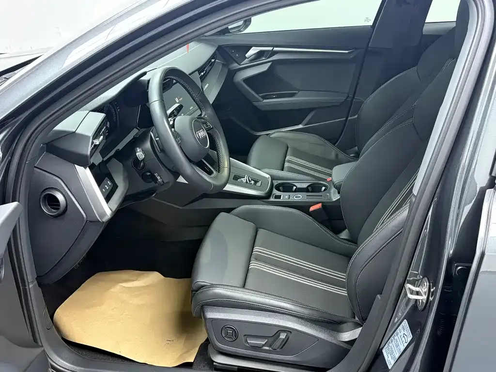 Audi A3 2023 из CN, фото 6