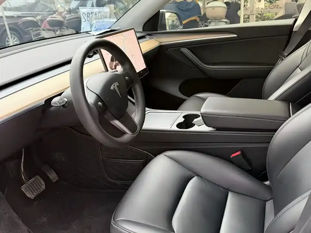 Tesla Model Y 2021 из CN, фото 2