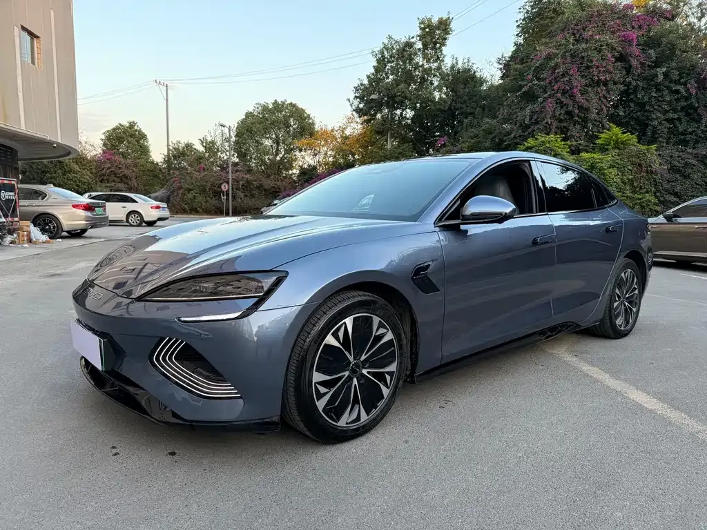BYD Seal — фото 1