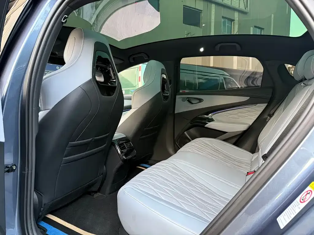 BYD Seal — фото 10
