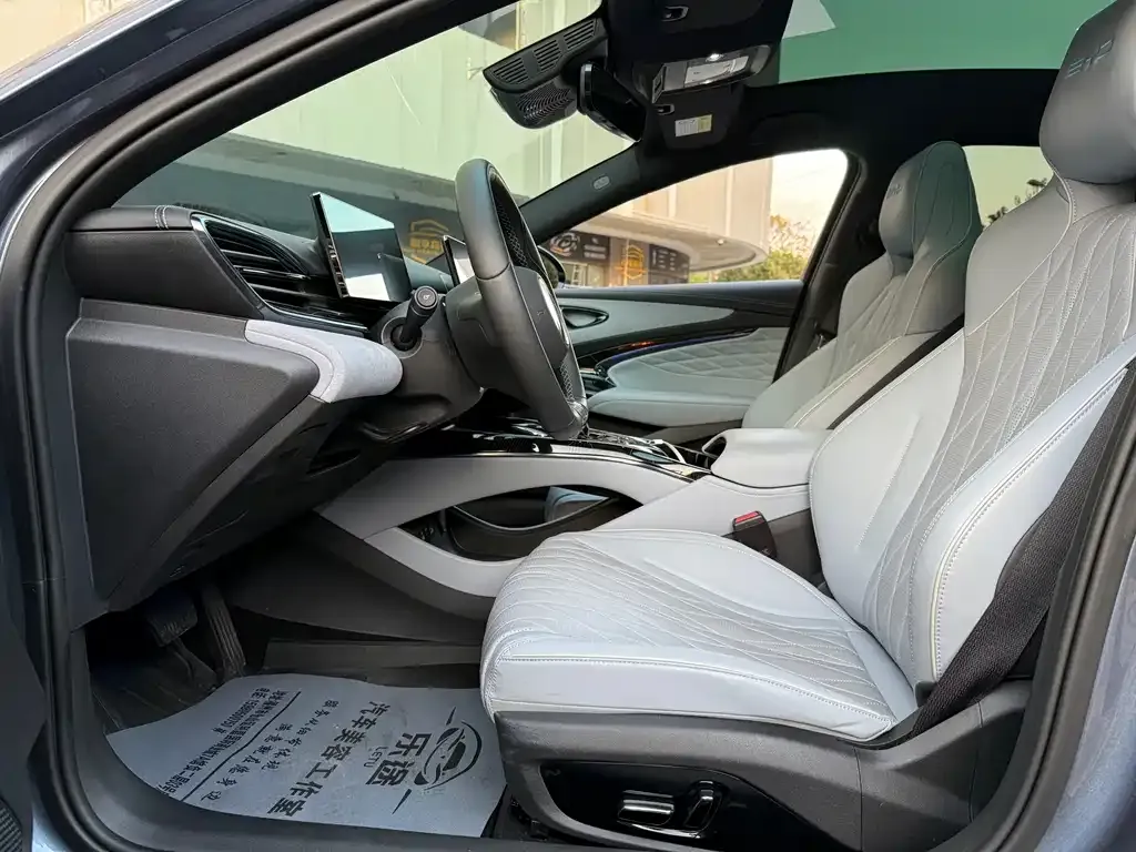 BYD Seal — фото 9