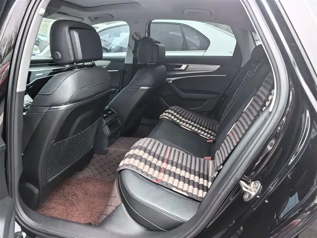 Audi A6L 2021 из CN, фото 4
