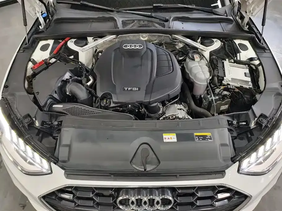 Audi A4L 2021 из CN, фото 10