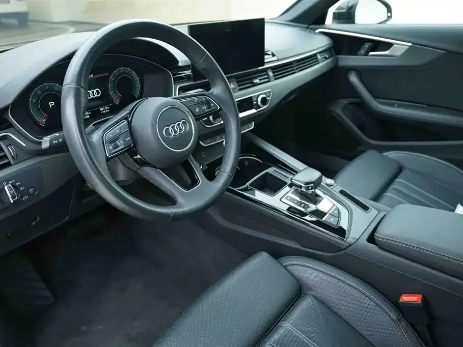 Audi A4L 2023 из CN, фото 10