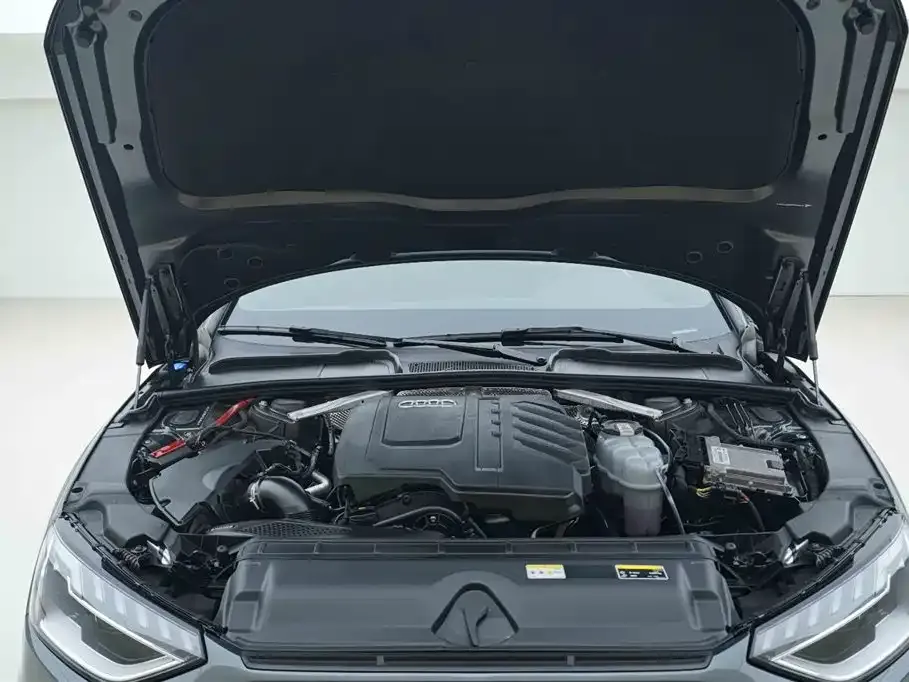 Audi A4L 2023 из CN, фото 7