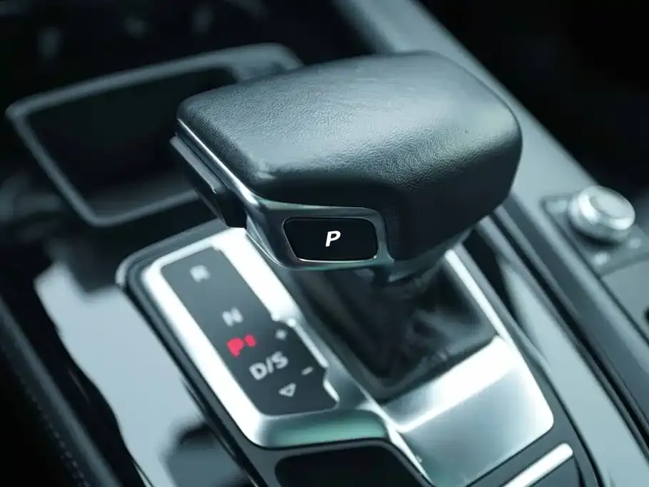 Audi A4L 2023 из CN, фото 9