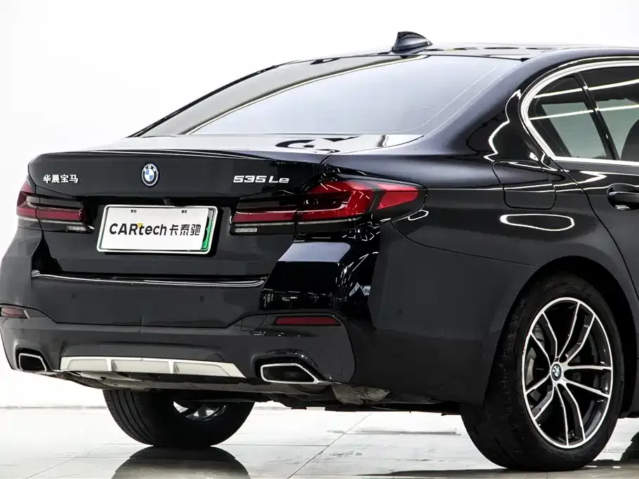 BMW 5 Series New Energy — фото 9