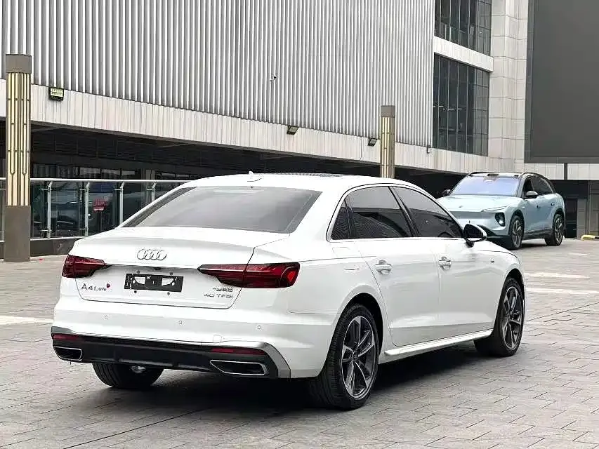 Audi A4L — фото 5