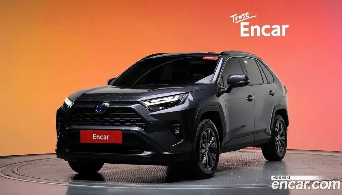 Toyota RAV4 — фото 1