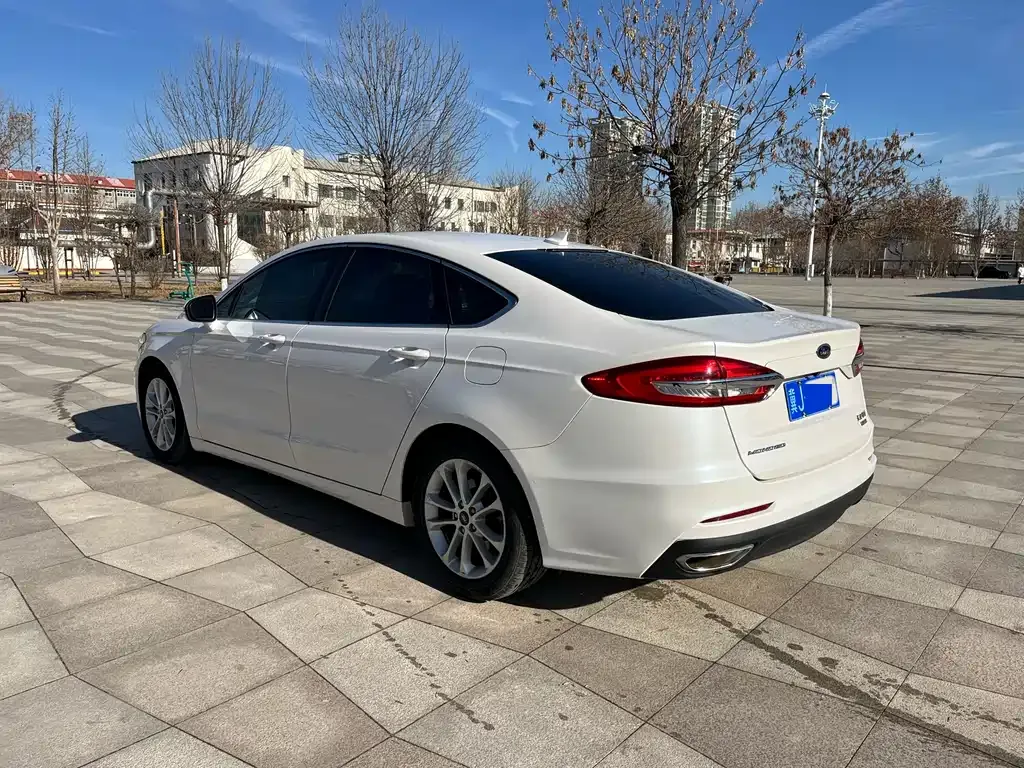Ford Mondeo — фото 9