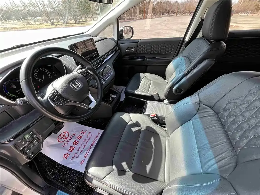 Honda Elysion 2023 из CN, фото 5